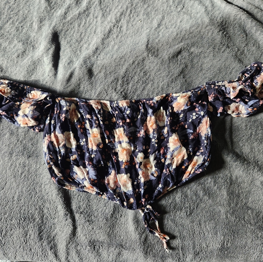 American Eagle Crop Top
